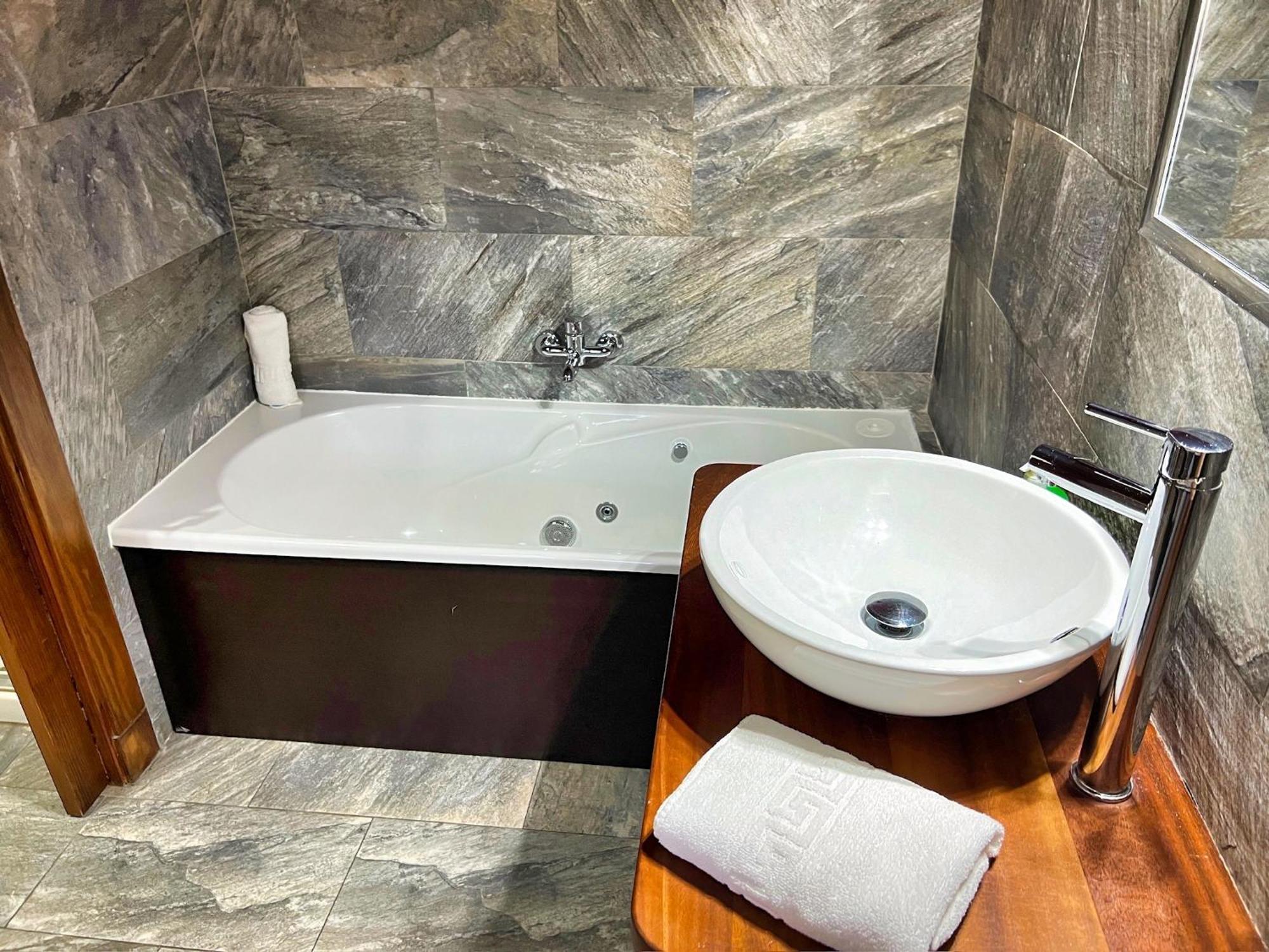 Apartamentos Spa Casco Historico De Isla - AlojateIsla Plana Kültér fotó